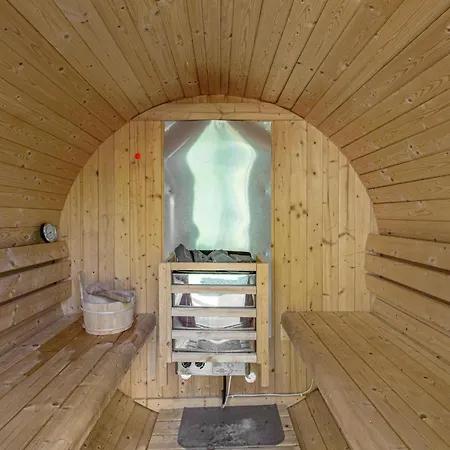 Amazing Home In Zeulenroda-Triebes With Sauna *